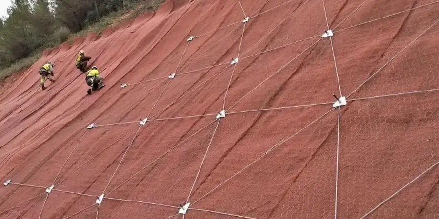 Análise de Estabilidade de Taludes em Chapecó: Segurança Técnica para Terrenos Inclinados